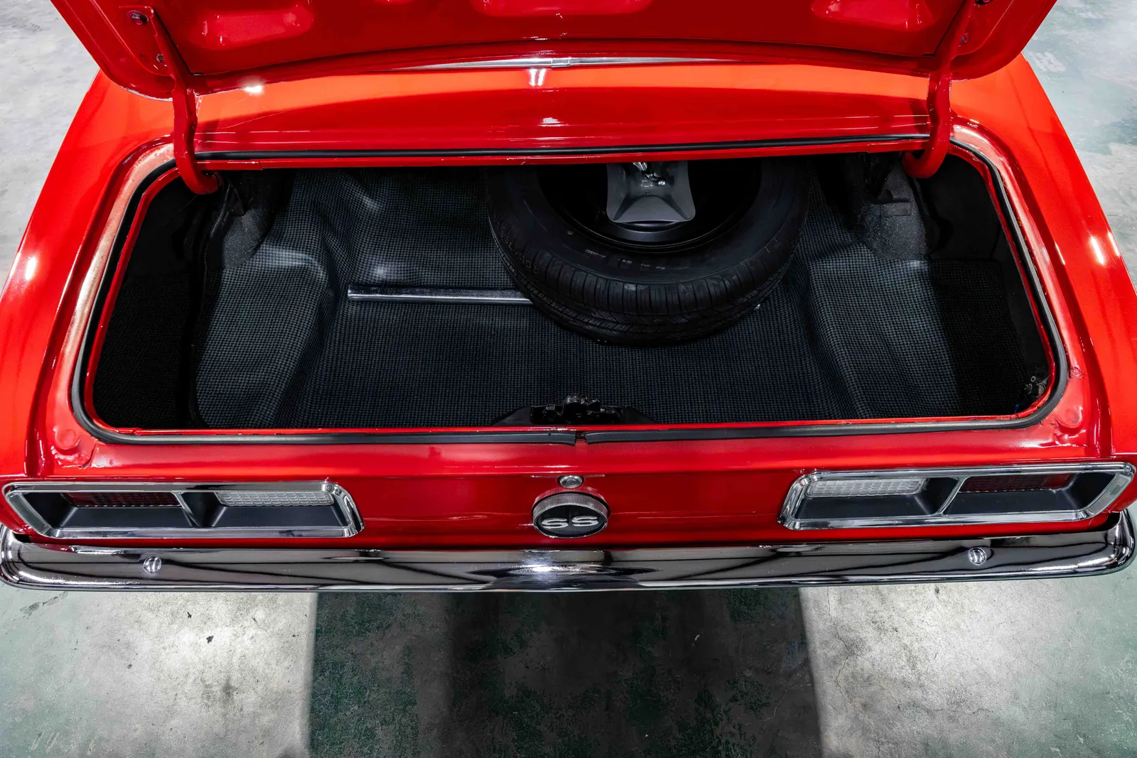 1968-Chevrolet-Camaro-Red-124378N418061-52.jpg